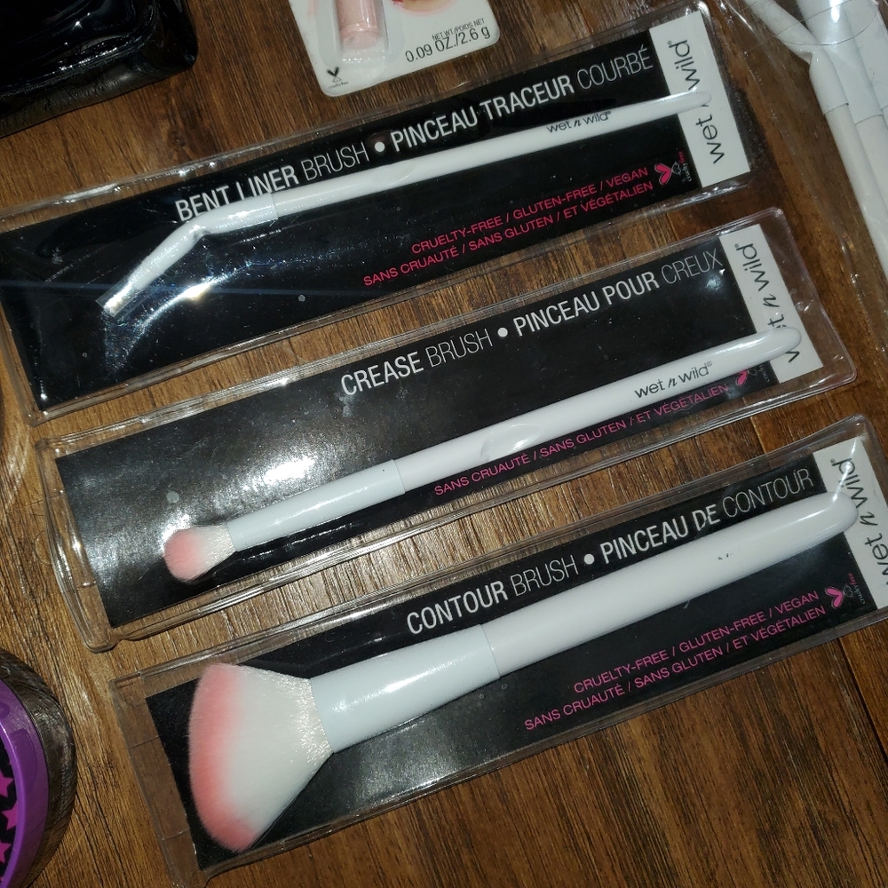 14 Wet n Wild Makeup & Skincare Lot - Eyeshadow / Glitter Mask / Setting Powder - Picture 6 of 13